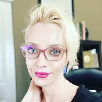 Kira Jane Buxton