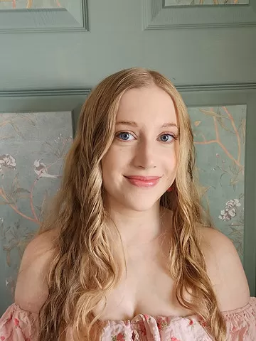 Sarah Hogle Sarah Hogle