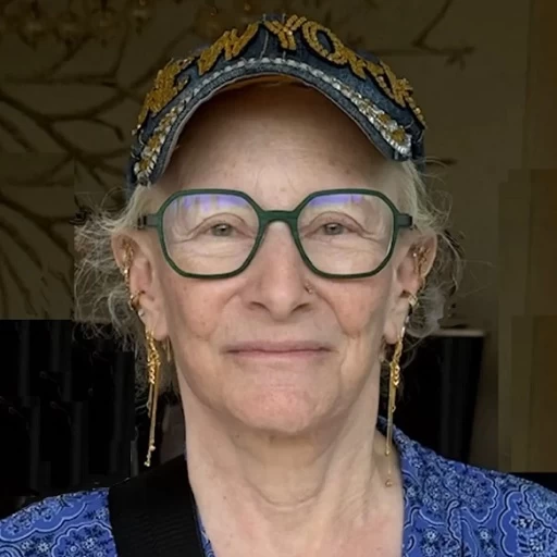 Holly H Roberts