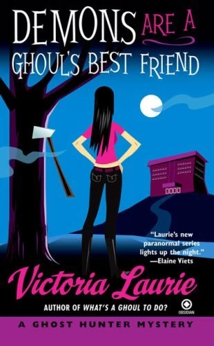 Demons Are a Ghoul's Best Friend (Ghost Hunter Mysteries #2) by Victoria Laurie