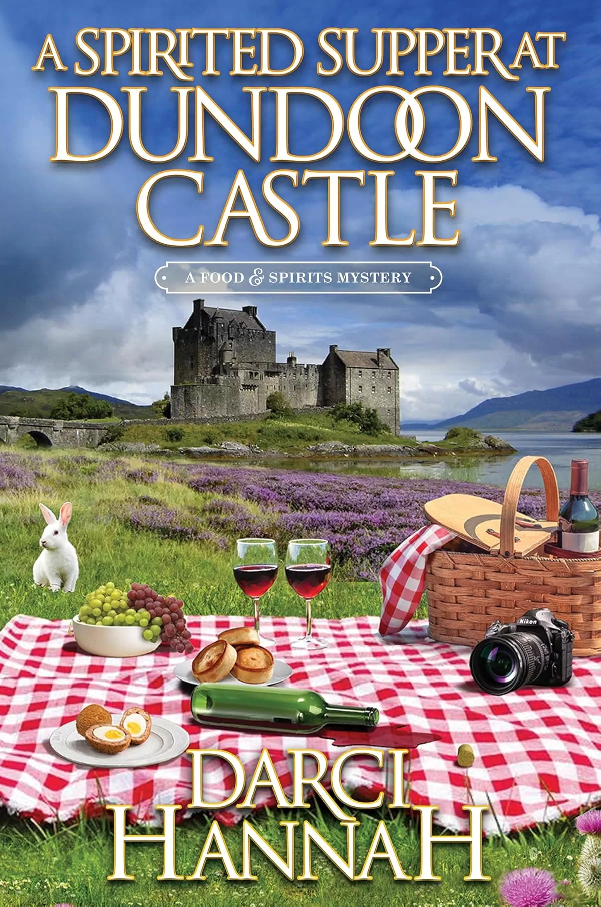A Spirited Supper at Dundoon Castle (A Food and Spirits Mysteries #2) by Darci Hannah